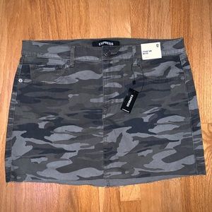 EXPRESS Camo Skirt Size 12 NWT